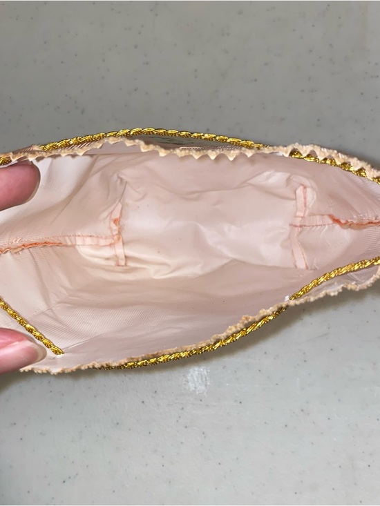 Vintage White Shoulders by Evyan Drawstring Cosmetic Pouch - Picture 5 of 6